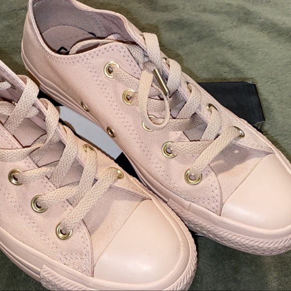 Converse - Picture 4 of 4